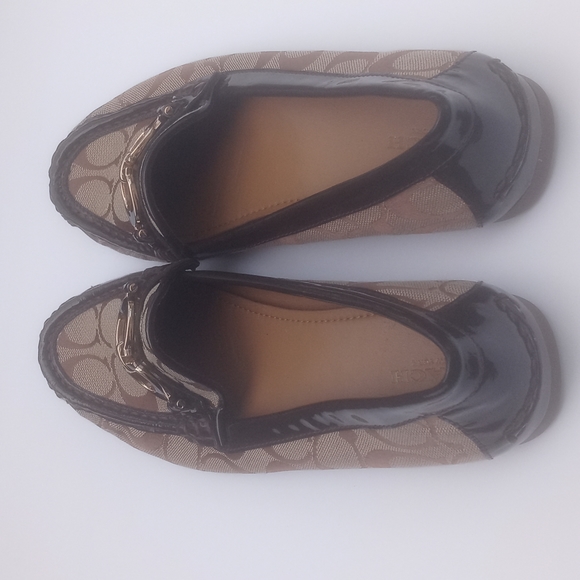 056 Coach loafers. Size 8B - Picture 2 of 10